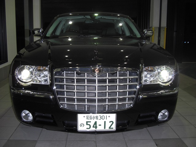 http://www.chukyo-chrysler.co.jp/up_img/20081219-300c-car03.jpg